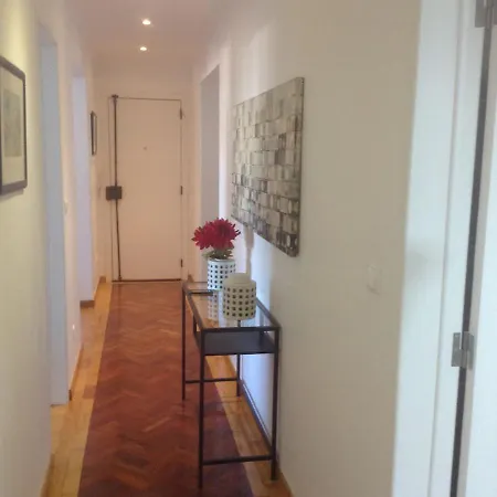 Large Flat 2 Suites Liberdade Rossio * Lissabon