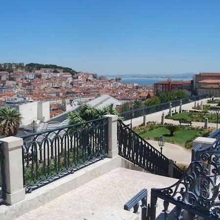Large Flat 2 Suites Liberdade Rossio Apartment